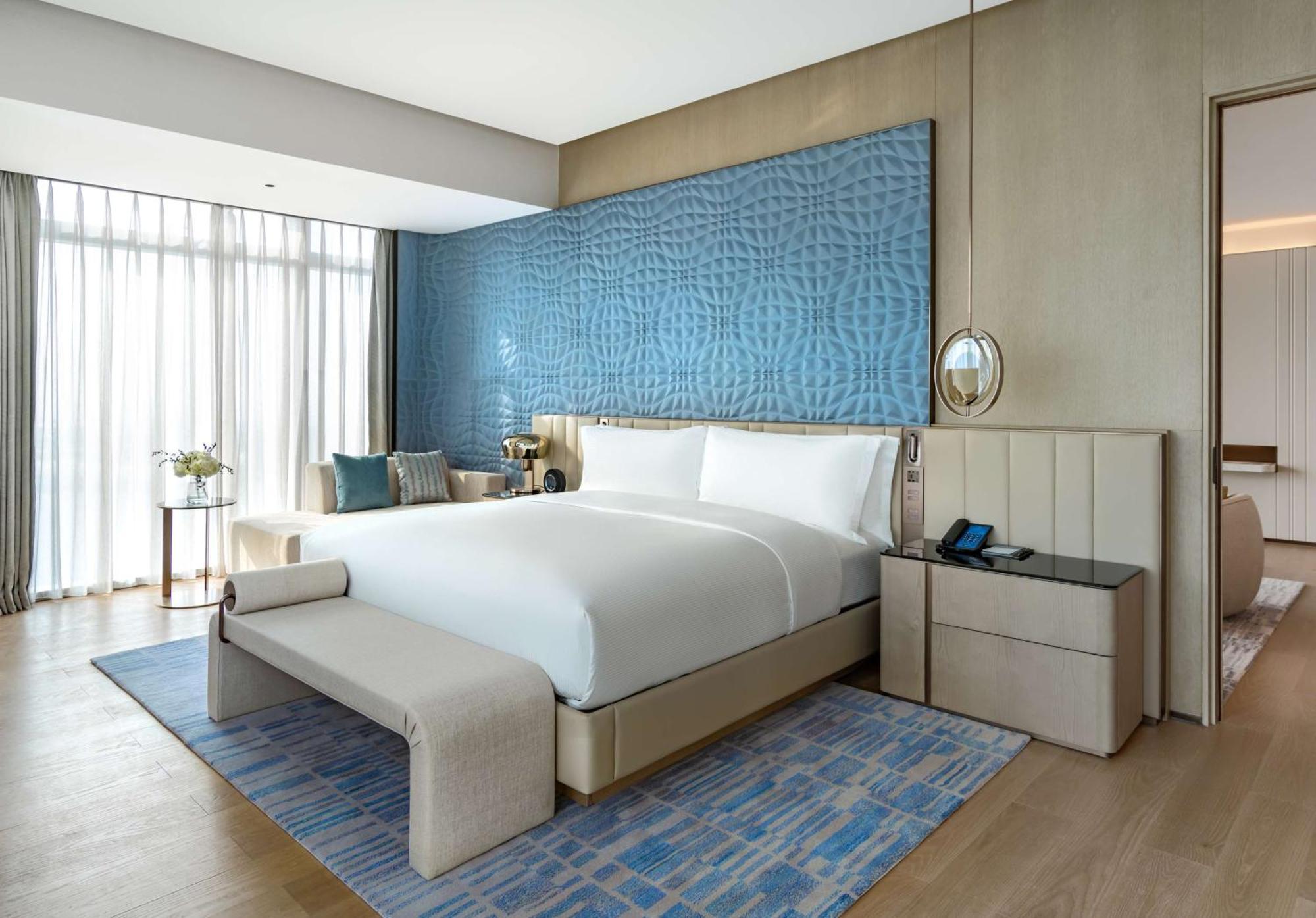 Hilton Shenzhen World Exhibition & Convention Center - Only 5 Minutes' Walk To Wecc Hotel Exterior photo
